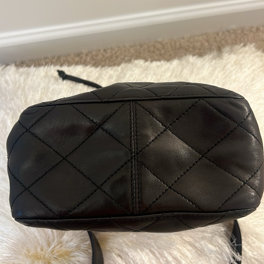 CHANEL Black Quilted Shoulder Bag with Gold Hardware - Picture 2 of 5